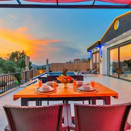 Muhtesem Tatil Villasi Poyraz 1 * Kas