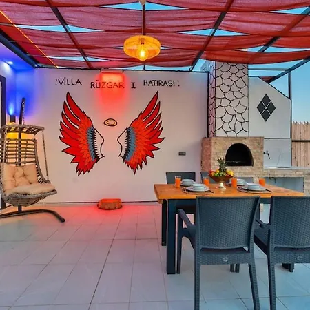 Villa Muhtesem Tatil Villasi Poyraz 1 *
