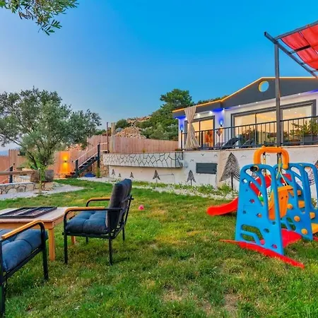 Muhtesem Tatil Villasi Poyraz 1 Villa *