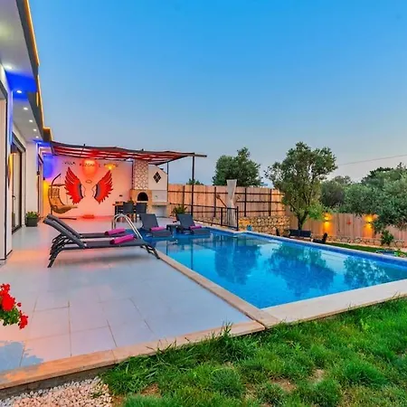 Muhtesem Tatil Villasi Poyraz 1 Kas