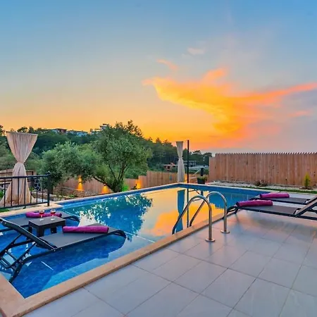 Muhtesem Tatil Villasi Poyraz 1